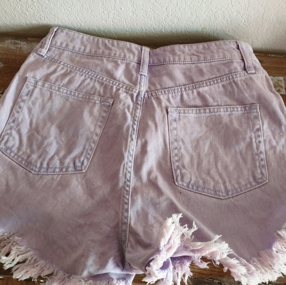 Shorts - Picture 3 of 3